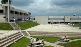 自由的公民，但被剥夺了公民权：400万前罪犯为重获政治话语权而斗争_综合_鸡鸣网