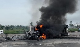 最新新闻：议会工作人员重新打开议会大门