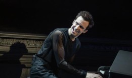 Gavin Creel的《Walk On Through Ends》将于1月7日全球首映