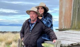 出演《农场主要老婆》的克莱尔·桑德斯透露了与安德鲁·科尔曼突然分手的真相