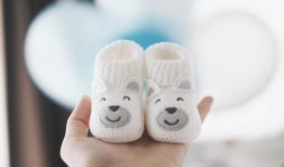 12个可爱的小靴帮你宝宝的脚保暖