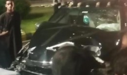 警方报告称，超速行驶的汽车撞上了穆夫提·阿卜杜勒·沙库尔的车