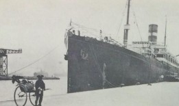 心理学教授詹姆斯·埃德温·拉夫的“浮动大学”实验将教育与经验联系起来