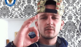 警方称，在一名男子在花园里被致命袭击后，警方抓获了两只超大号的恶霸