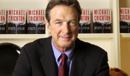 《急诊室的故事》的创作者迈克尔·克莱顿的遗产管理机构起诉华纳兄弟公司