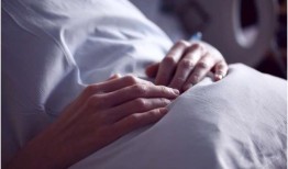 临床试验：粪便移植帮助一半的胃肠道癌症患者克服免疫治疗耐药性