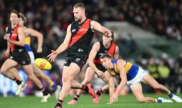 轰炸机比西海岸坚持得更久，巩固了前四的位置