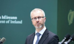 奥戈尔曼说，爱尔兰应该支持乌克兰人回国