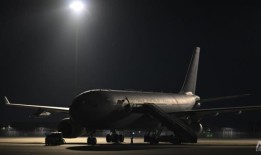 毯子、医疗用品、滤水器：为加沙平民提供紧急援助的皇家空军飞机