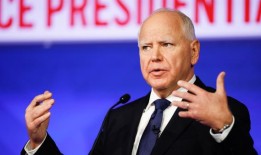 为什么万斯在辩论中轻松击败华尔兹，并在此过程中软化了自己的形象