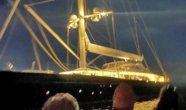 照片“显示超级游艇沉没前几分钟贝叶斯门被关闭”