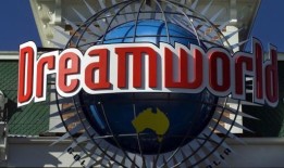 汉德勒在梦幻世界被老虎咬伤后被送往医院