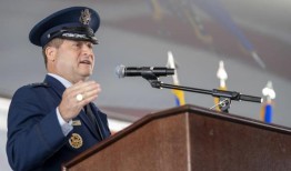 空军二星性侵指控被免罪，避免入狱