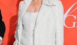 玛莎·斯图尔特拒绝“穿着与年龄相称”，她说她应该有穿自己喜欢的衣服的自由