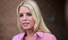 盖兹退出后，川普选择潘姆·邦迪担任司法部长