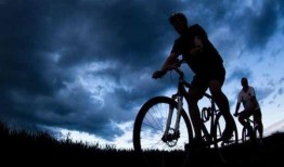 快查：波兰的自行车道在黑暗中会发光，这是真的吗？