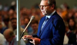 阿拉巴马州议员要求加强监管的呼声越来越高，他说，我们有可能完全失去试管婴儿