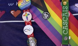 方济各一步一步地让天主教会成为一个更欢迎LGBTQ人群的地方