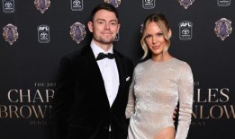 前弗里曼特尔码头队和布里斯班狮子队球星拉奇·尼尔和妻子朱莉·尼尔宣布了孩子的消息