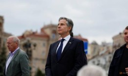 布林肯在参观基辅粮食设施时赞扬了乌克兰的韧性