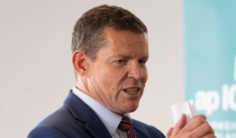 威尔士首席部长霍普表示，如果威尔士将王室驱逐出境，“取决于人民”