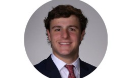 阿拉巴马州篮球学生经理库珀·李表示，他当时在布兰登·米勒的车里，而不是凯·斯皮尔斯