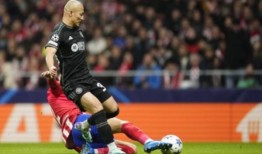 足球：凯尔特人前锋前田因膝伤缺阵6周