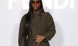 劳·罗奇坚称赞达亚是时尚界的“老大”