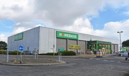 伊普斯维奇车手以强劲的表现领跑冠军