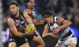 炙手可热的格林踢进制胜球，巨人队毁了霍金斯的一天