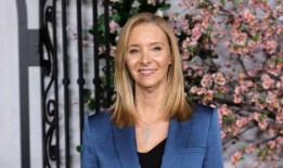 丽莎·库卓最近在《老友记》的道具里发现了马修·派瑞留给她的一张纸条