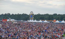 摇滚南方被调查：组织者提供一万美元的奖励，终身门票