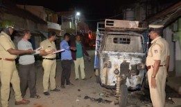 库马拉斯瓦米谴责对曼迪亚宗教游行的袭击