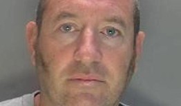 警察因调查大卫·卡里克失败而保住工作