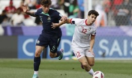 亚洲杯足球赛，澳大利亚队1-0战胜叙利亚队，欧文再次进球