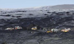 美国父女回忆起冰岛洞穴崩塌的恐怖