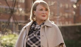 《龙穴》的诺埃尔·奥康纳可以向加利福尼亚人出售无太阳晒黑的皮肤——但她不是假的