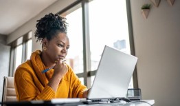 预先规划豪华假期的战略艺术：旅游顾问的视角