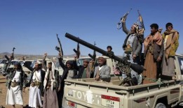 胡塞武装的弹道导弹袭击了美国的货船