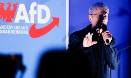 科罗拉多野火综合报道：看看沿着前线山脉燃烧的大火