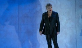 艾迪·伊扎德的《独奏哈姆雷特》将于3月19日在奥菲姆剧院重新上演