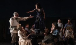 照片：在大西洋剧院公司获得第一次看威尔金