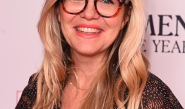 奥利维亚·阿特伍德在BBC主持人说她“看起来老了”后鼓掌回应