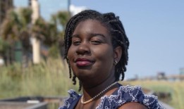 鲨鱼不会沉没贾斯敏·格雷厄姆也不知道