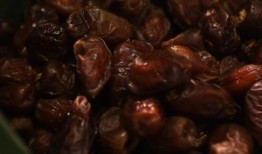 问：以色列的日期最近被马来西亚当局没收了吗？