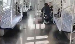 被纽约警察“友军”子弹击中头部的旁观者的律师希望警方公布随身摄像机的录像