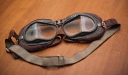 这位新斯科舍省人的父亲在二战期间驾驶一架喷火战斗机他只是去波兰看了看