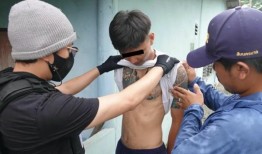 流浪汉在曼谷警察的公寓里过得很舒服