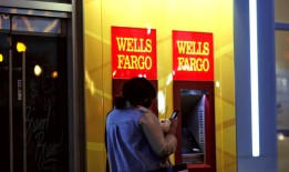 随着银行问题和金融诈骗的增加，一旦出现问题，客户将面临一场艰苦的战斗