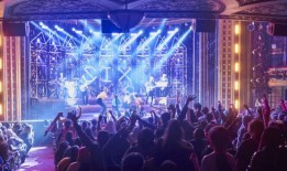 走进百老汇让纽约学生在幕后接触到音乐剧